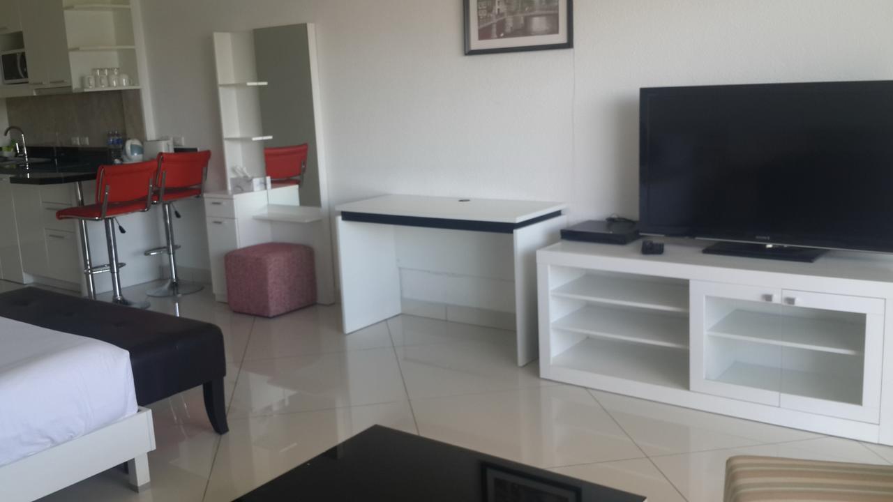 View Talay 6 Pattaya Apartment Exterior photo